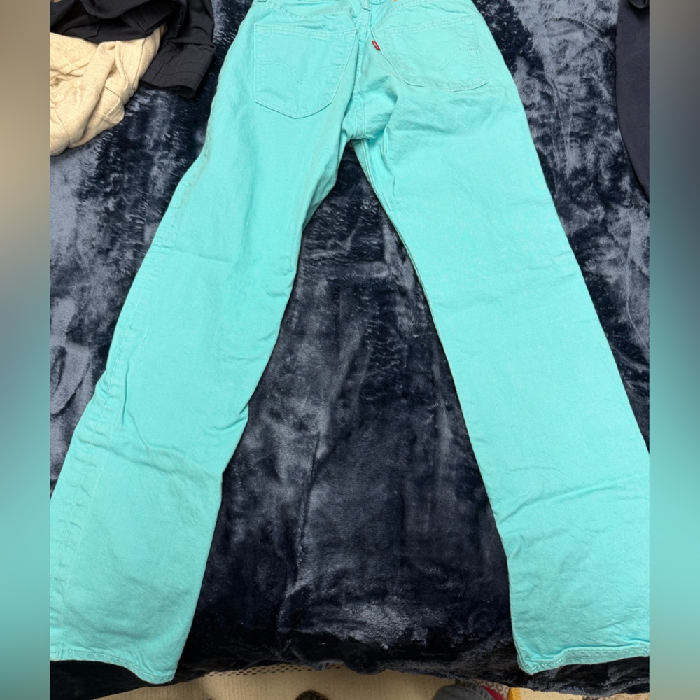 Levi’s size 29 100% cotton high waisted jeans